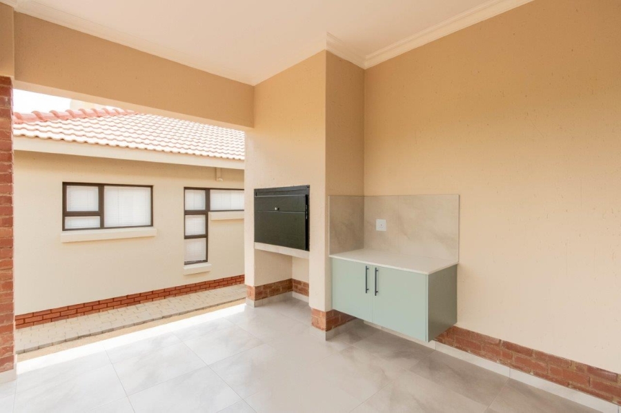 To Let 2 Bedroom Property for Rent in Xanadu Nature Estate North West